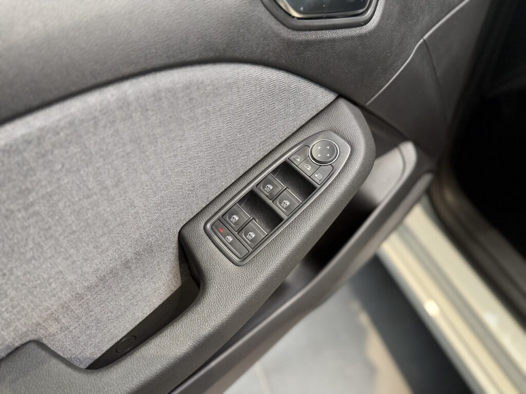 Renault Clio Exposé-Bild 15