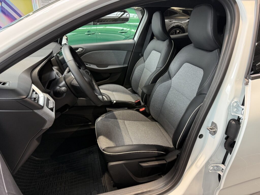 Renault Clio Exposé-Bild 16