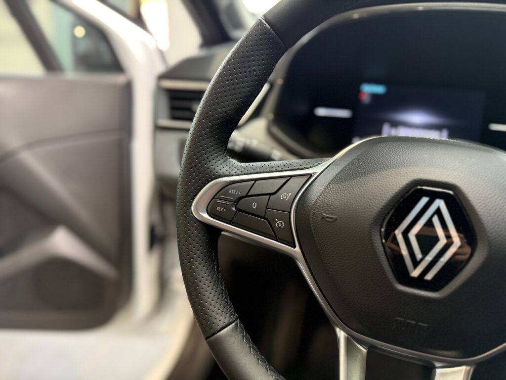 Renault Clio Exposé-Bild 21