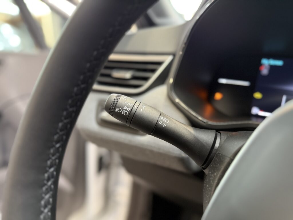 Renault Clio Exposé-Bild 23