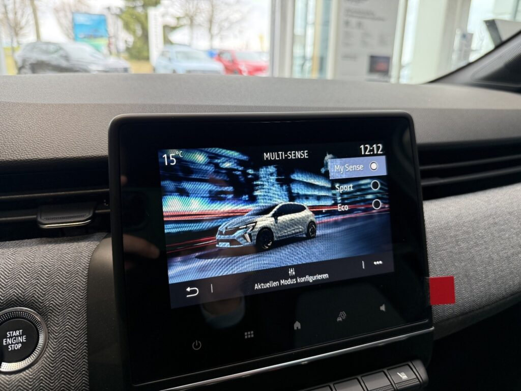 Renault Clio Exposé-Bild 29