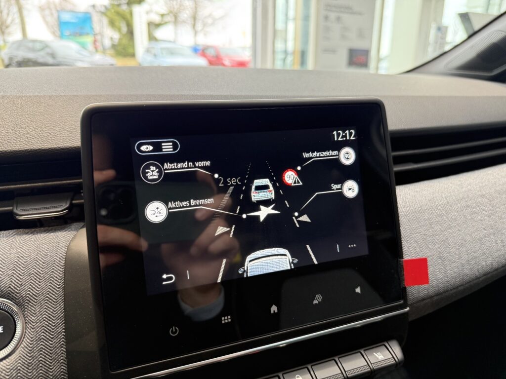 Renault Clio Exposé-Bild 30