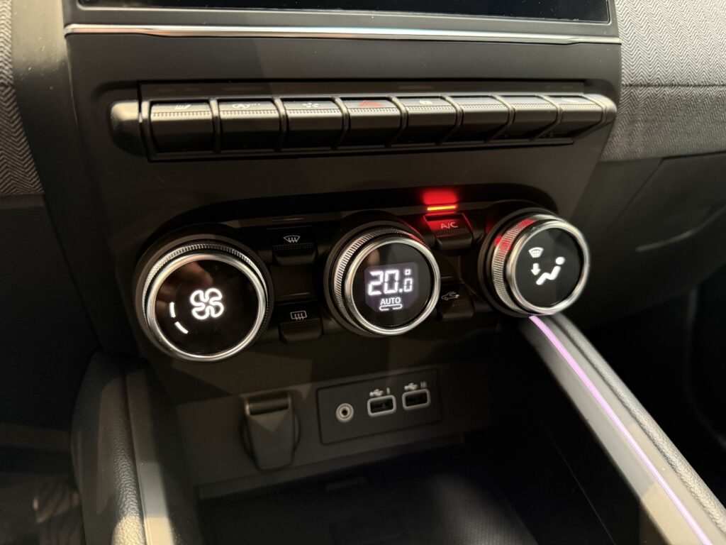 Renault Clio Exposé-Bild 33