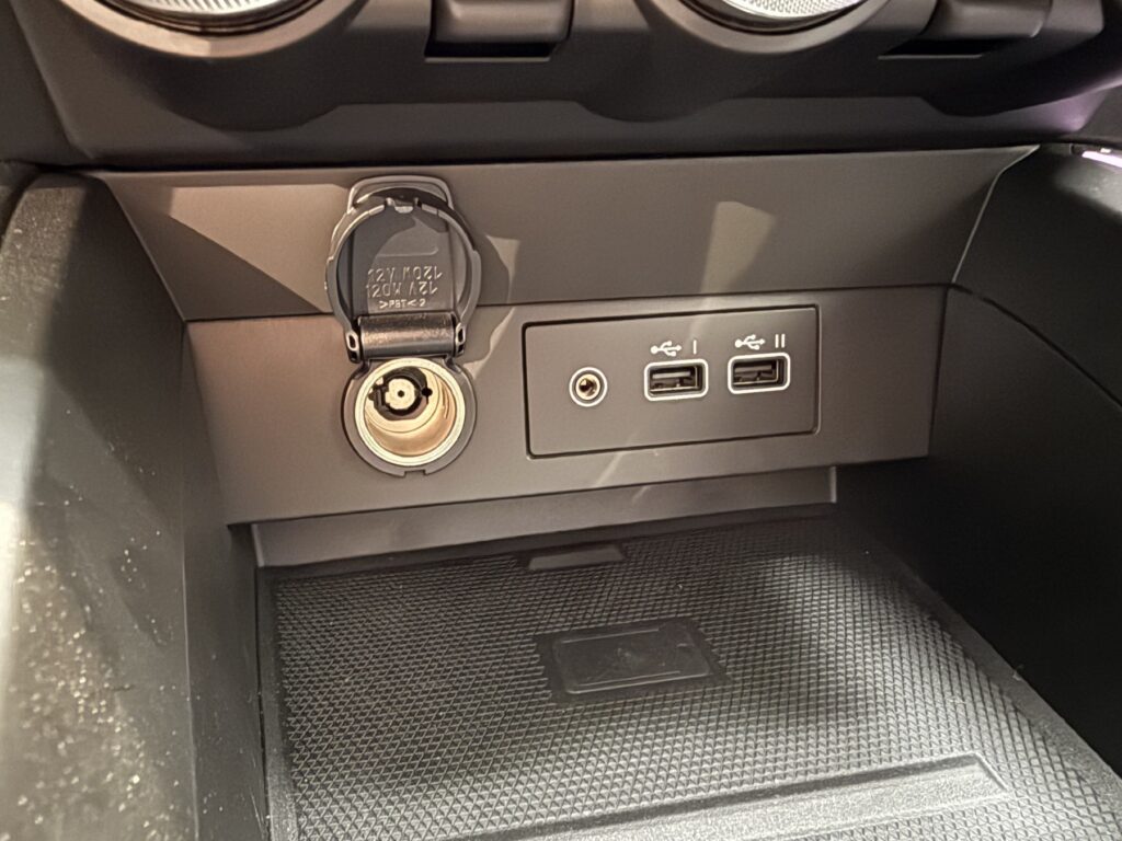 Renault Clio Exposé-Bild 34