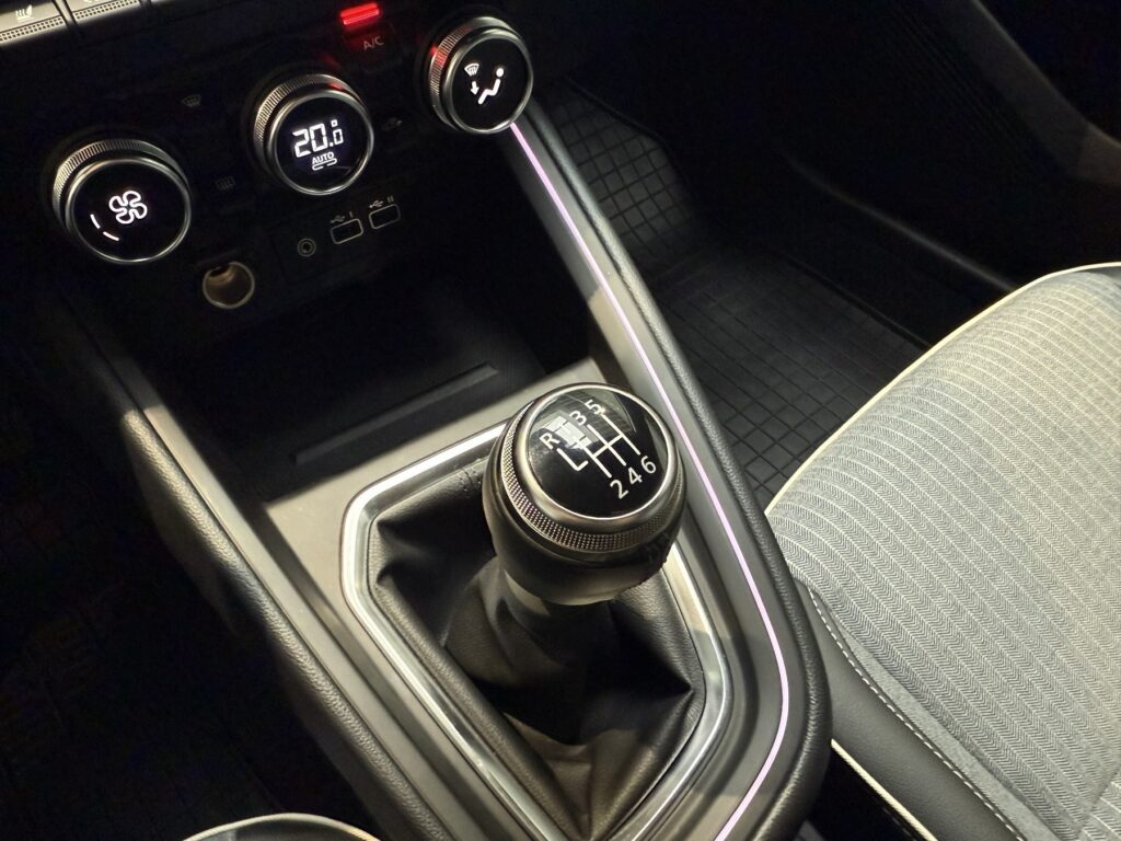 Renault Clio Exposé-Bild 36