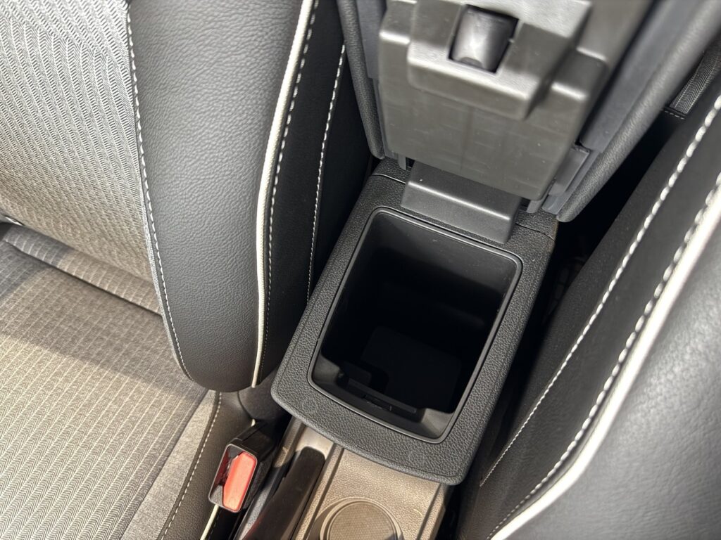 Renault Clio Exposé-Bild 39