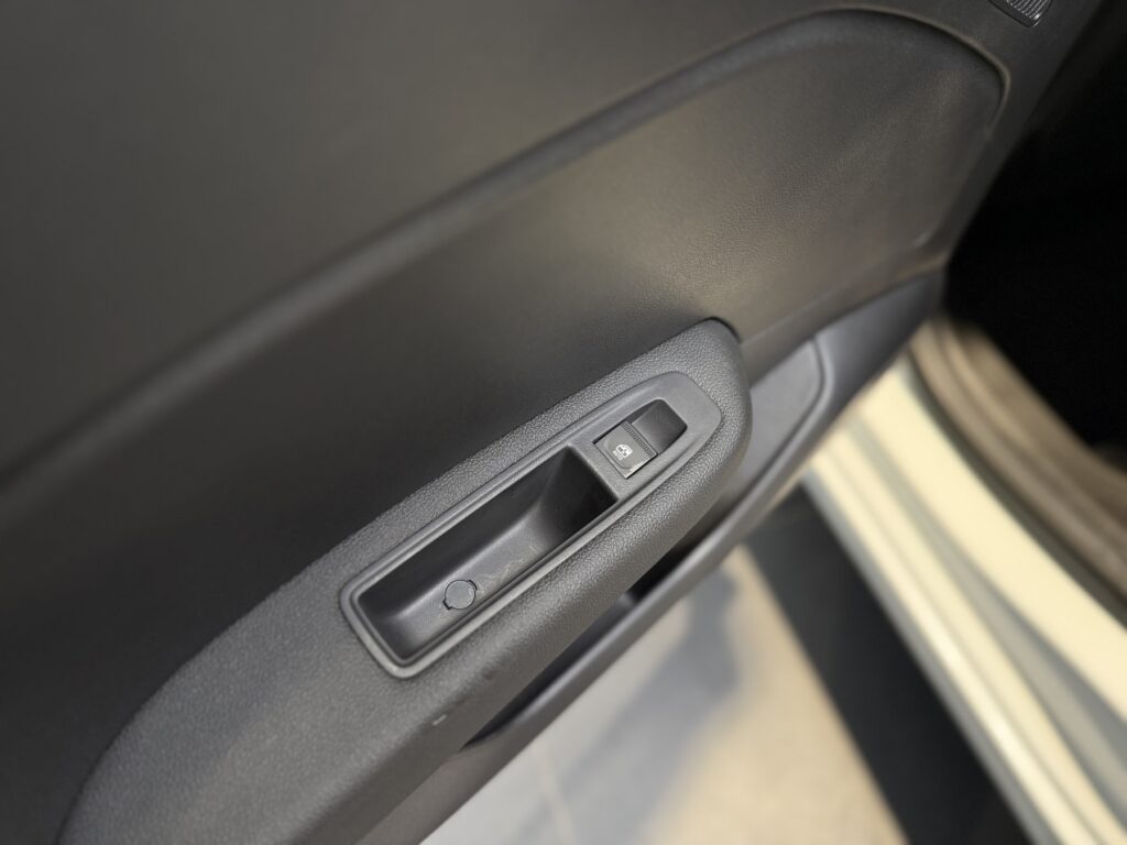 Renault Clio Exposé-Bild 41