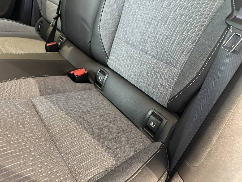 Renault Clio Exposé-Bild 43