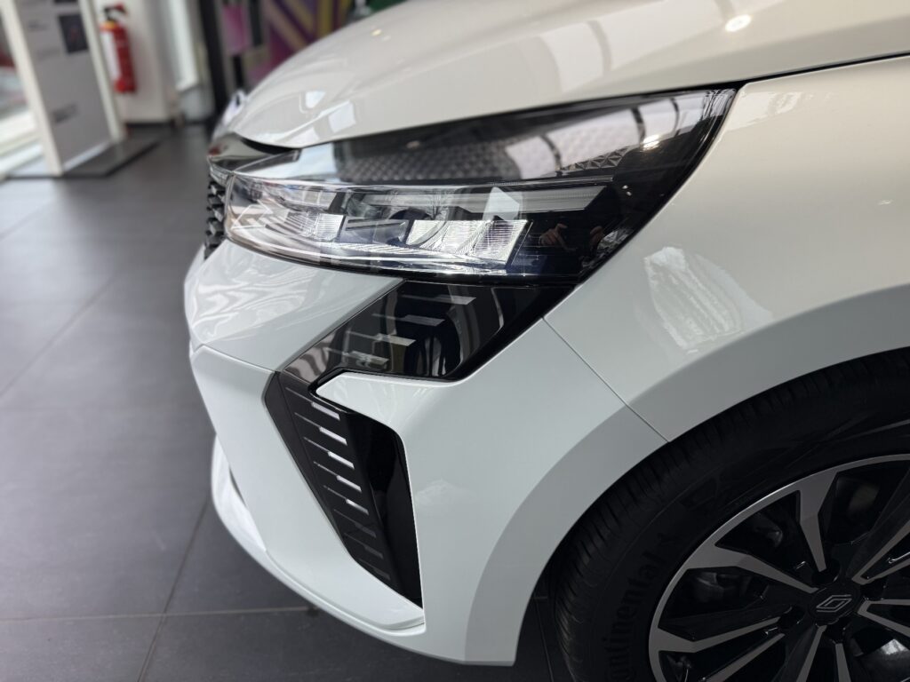 Renault Clio Exposé-Bild 47