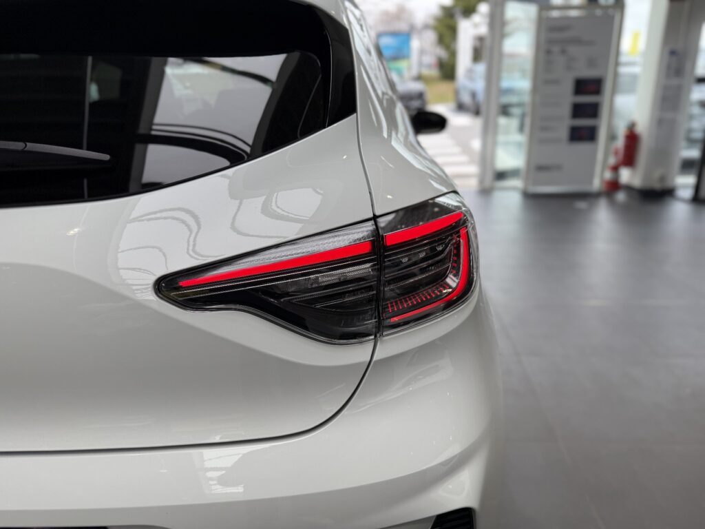 Renault Clio Exposé-Bild 48