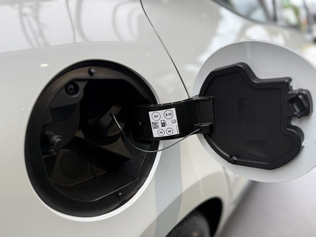 Renault Clio Exposé-Bild 49