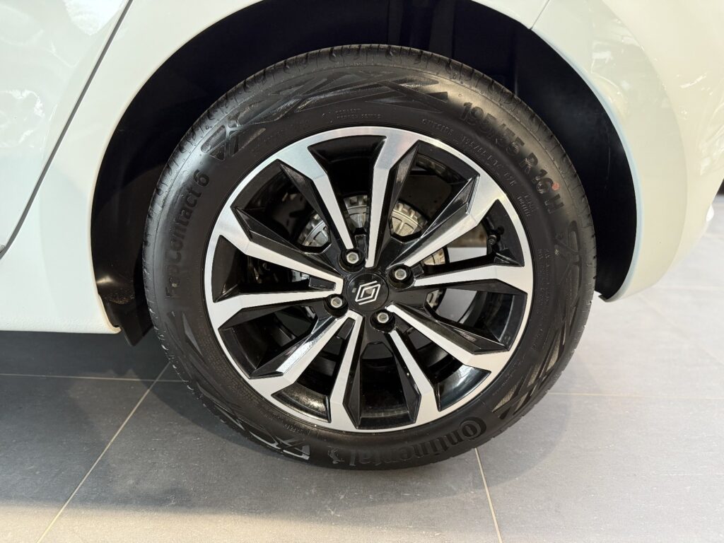 Renault Clio Exposé-Bild 50