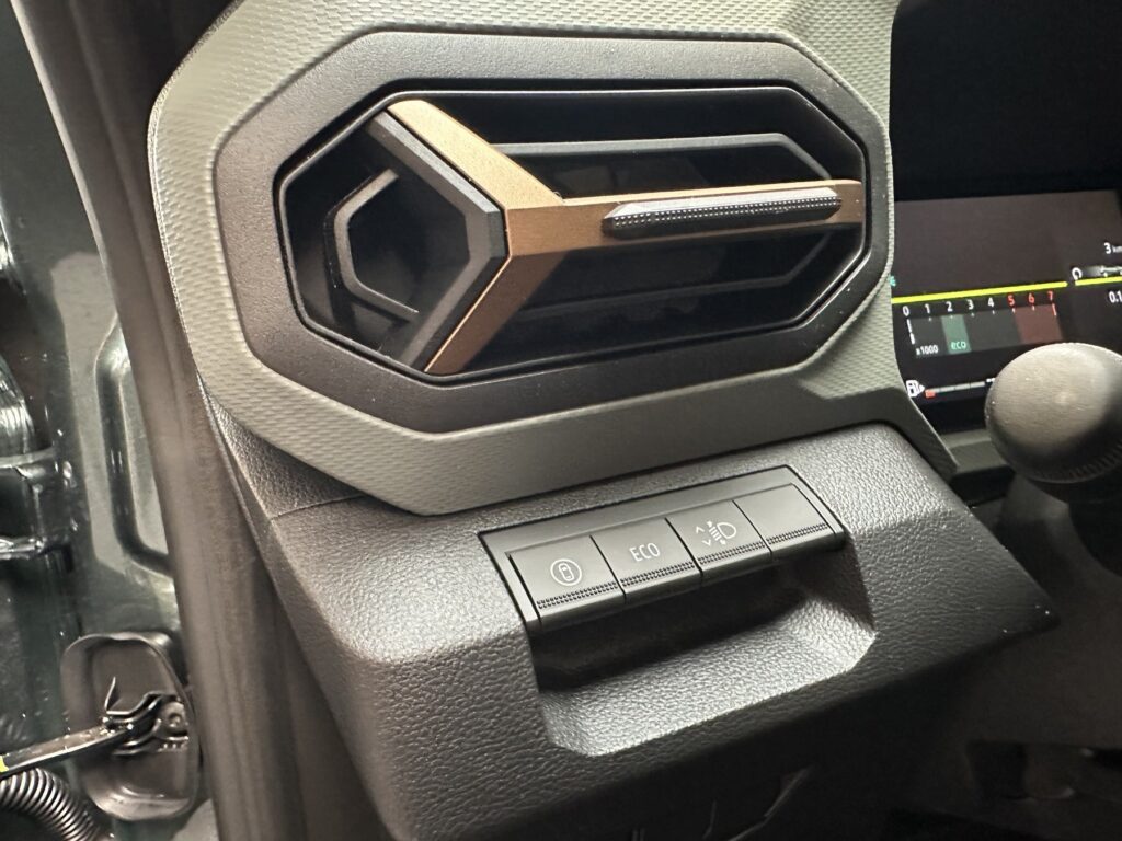 Dacia Duster Exposé-Bild 30