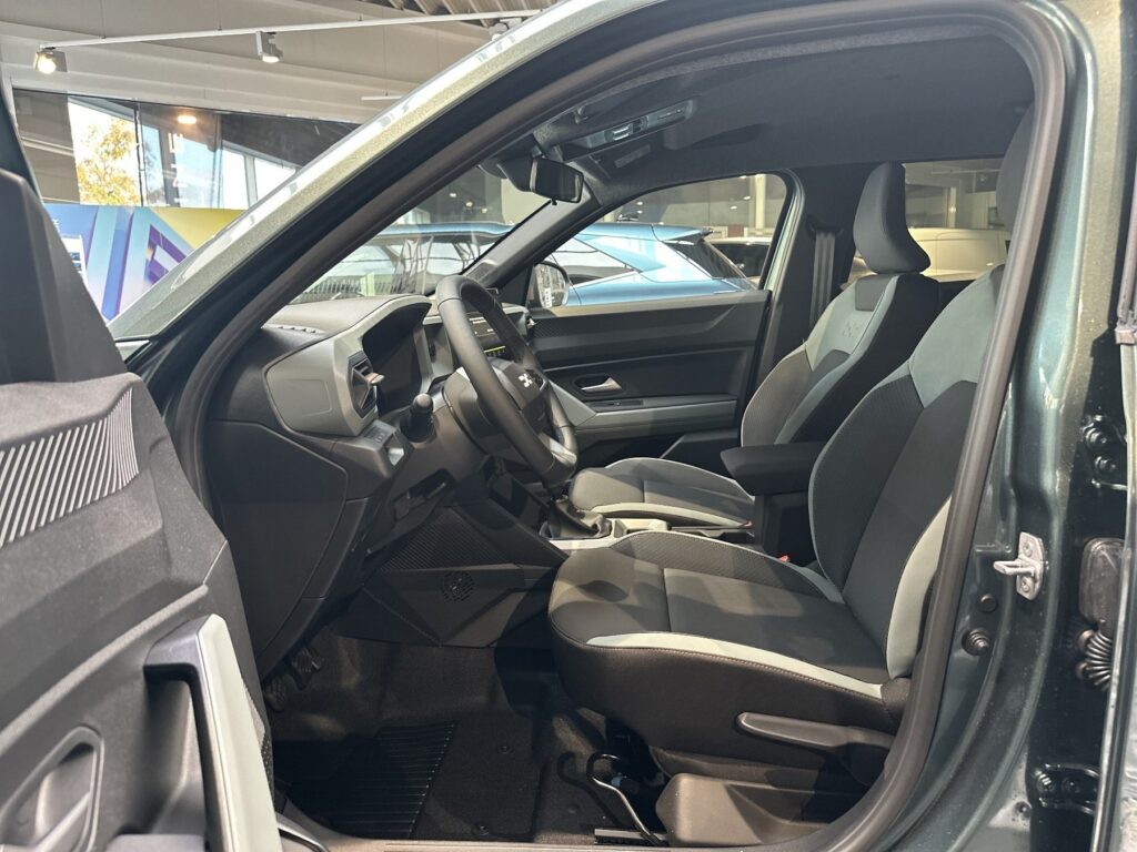 Dacia Duster Exposé-Bild 32