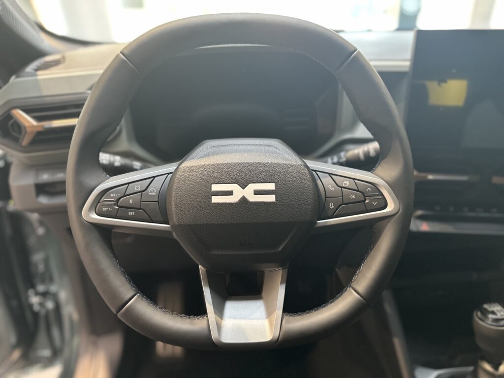 Dacia Duster Exposé-Bild 33