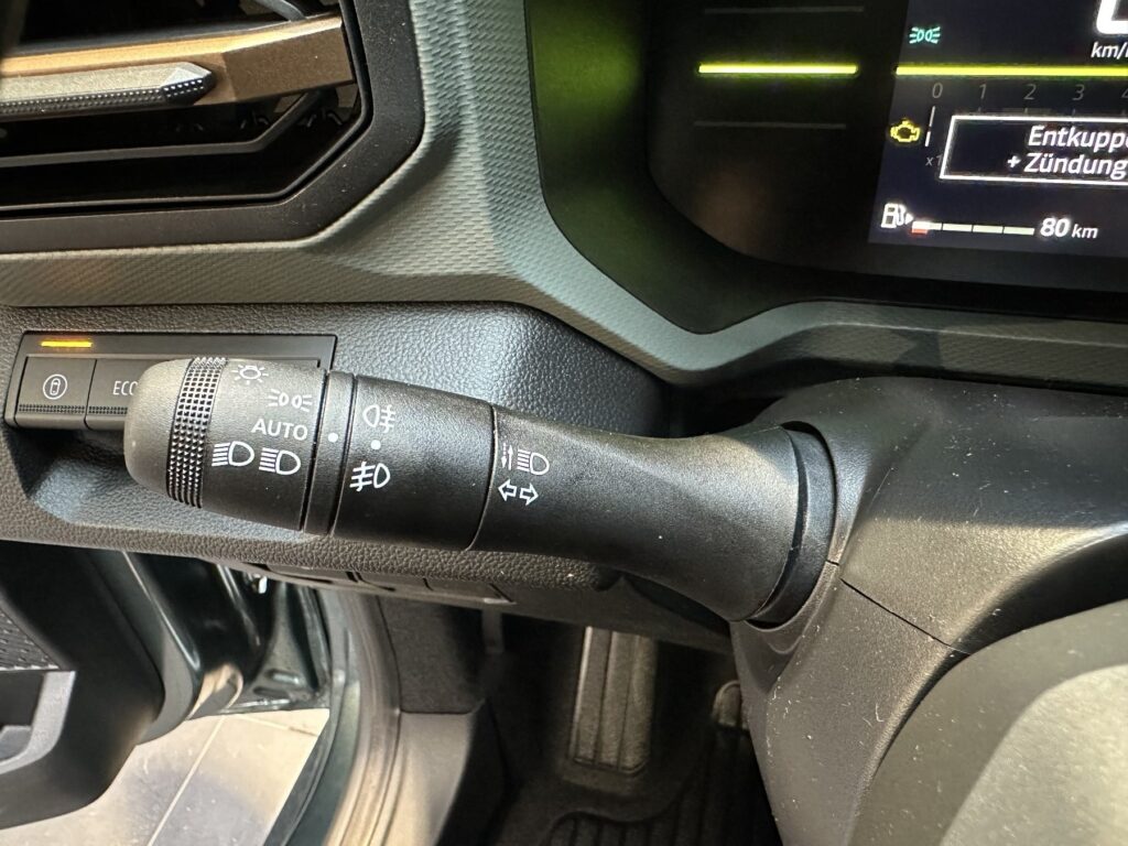 Dacia Duster Exposé-Bild 34