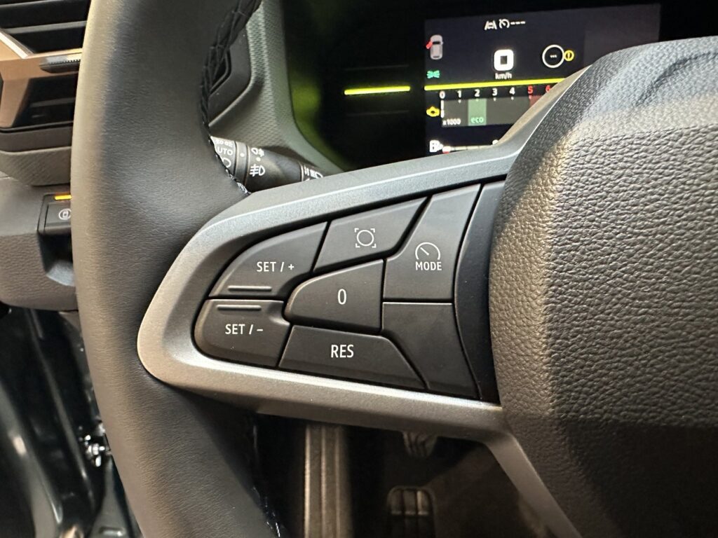 Dacia Duster Exposé-Bild 36