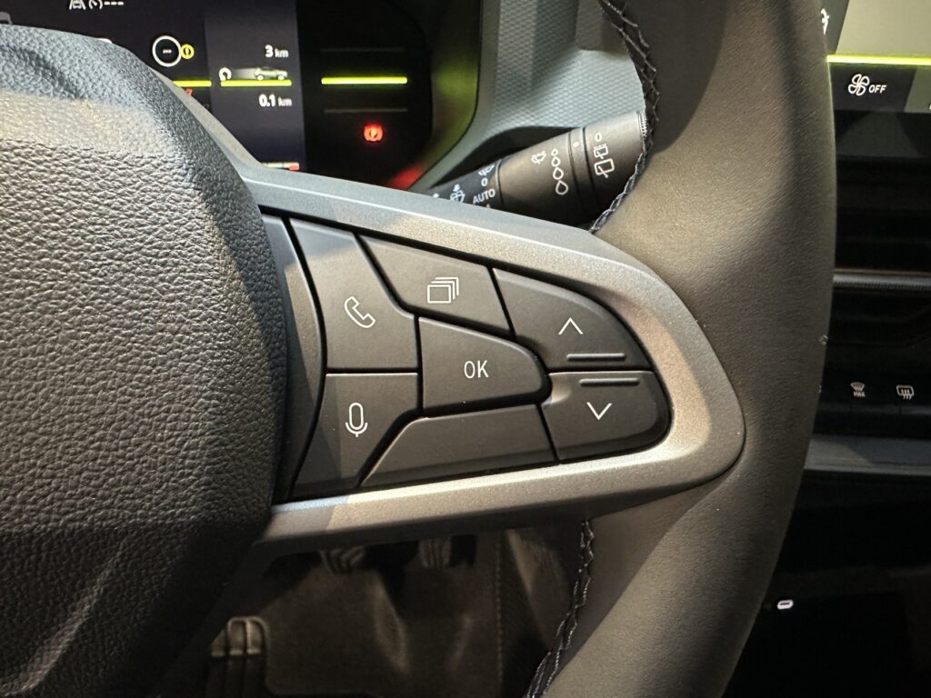 Dacia Duster Exposé-Bild 37