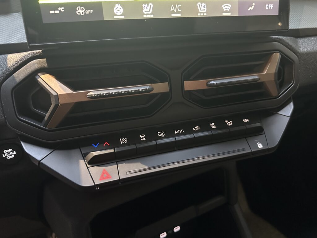 Dacia Duster Exposé-Bild 44