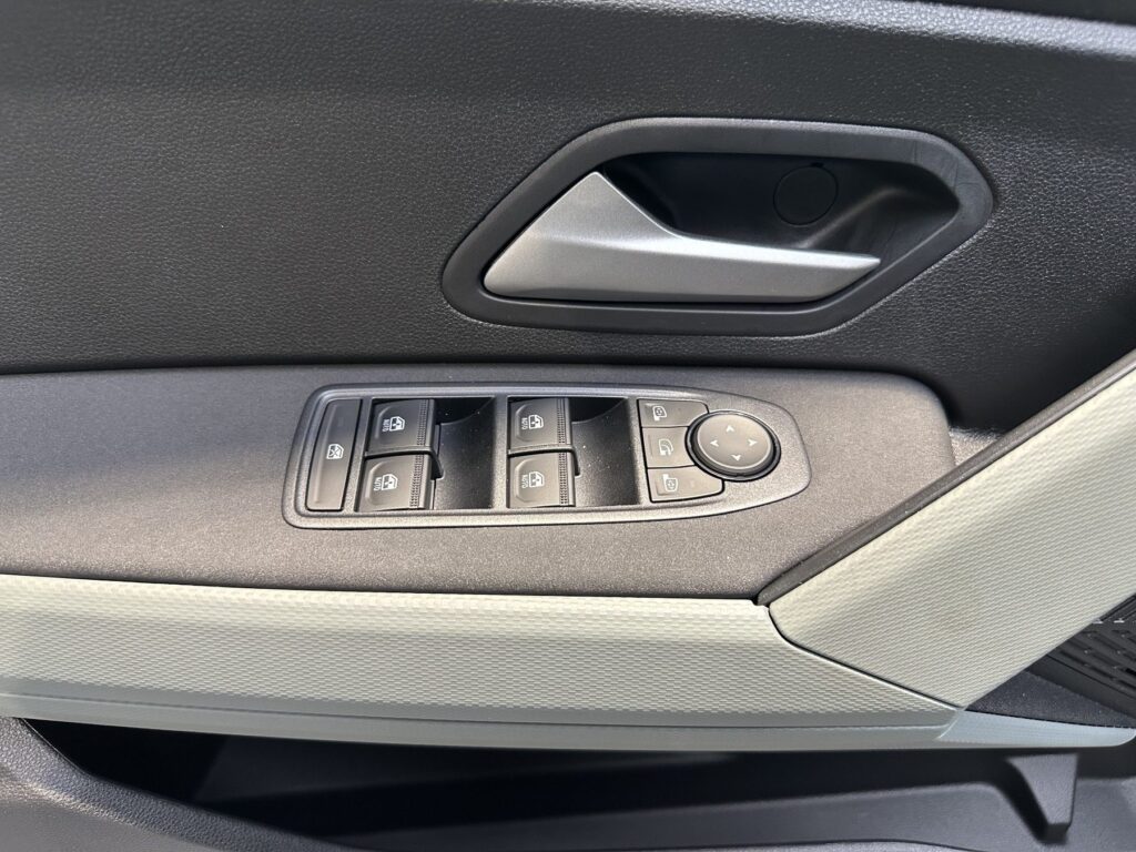 Dacia Duster Exposé-Bild 27