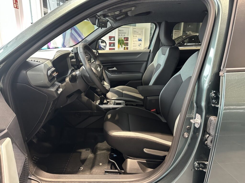 Dacia Duster Exposé-Bild 28