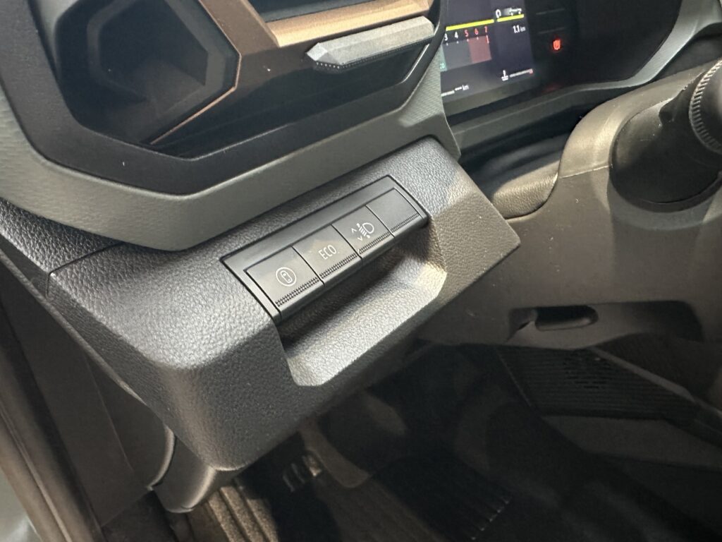 Dacia Duster Exposé-Bild 32