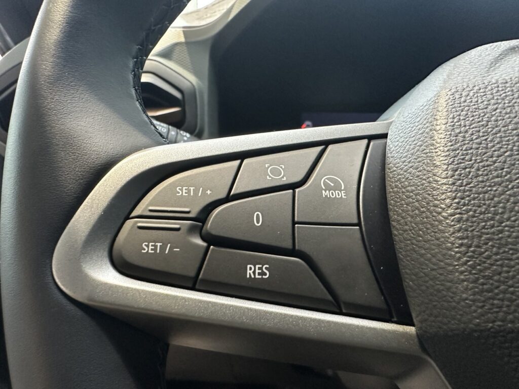 Dacia Duster Exposé-Bild 33