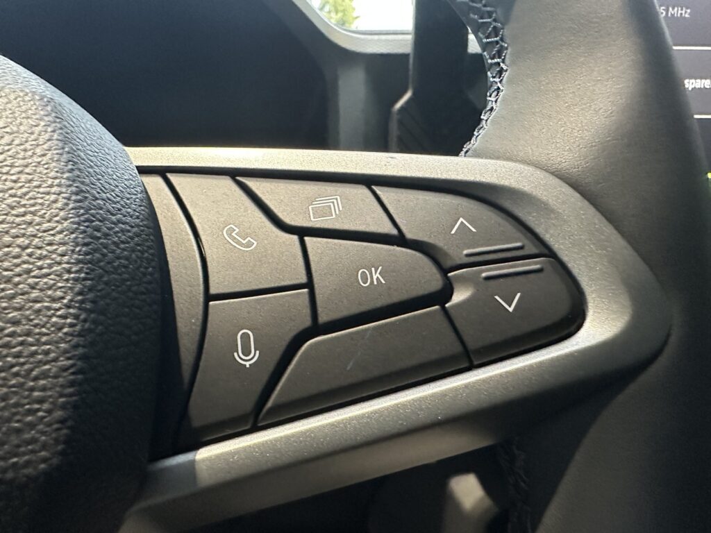 Dacia Duster Exposé-Bild 34