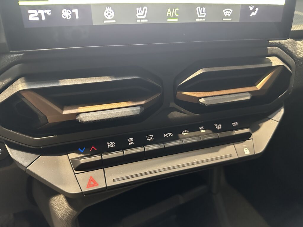 Dacia Duster Exposé-Bild 42