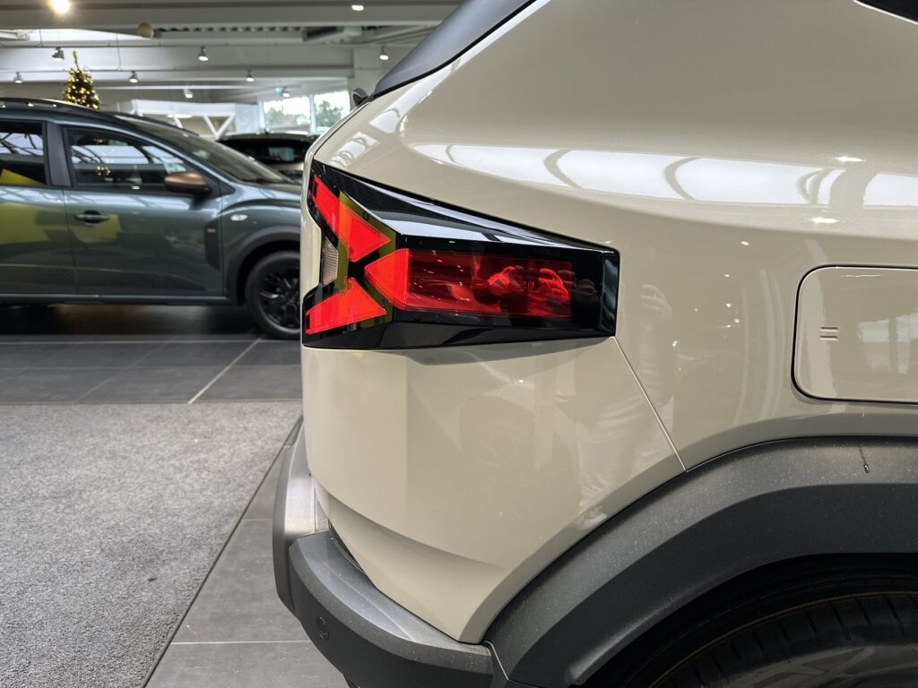 Dacia Duster Exposé-Bild 10