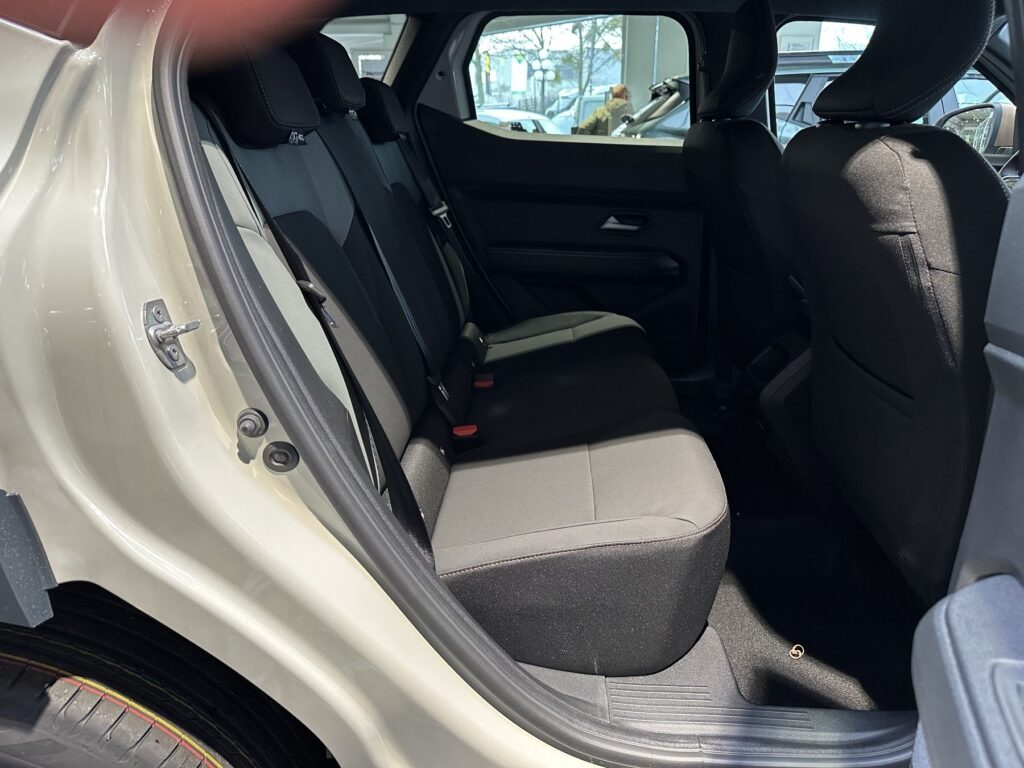 Dacia Duster Exposé-Bild 23