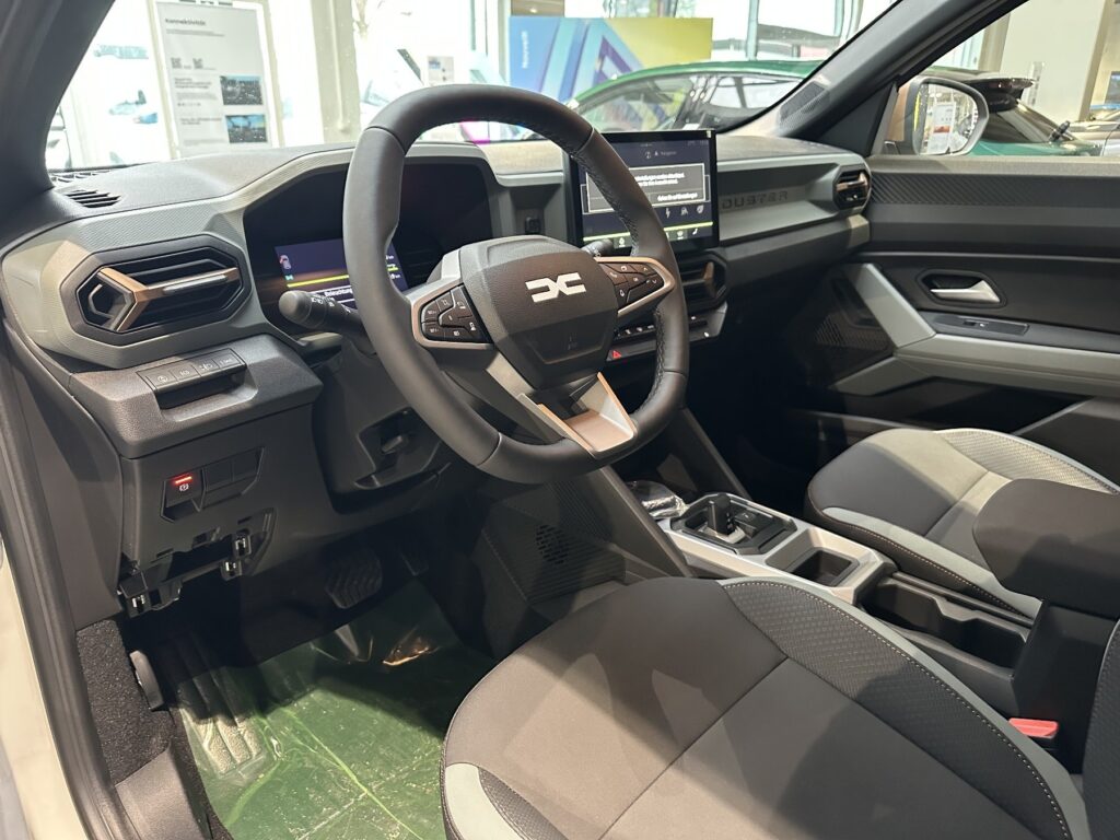 Dacia Duster Exposé-Bild 30