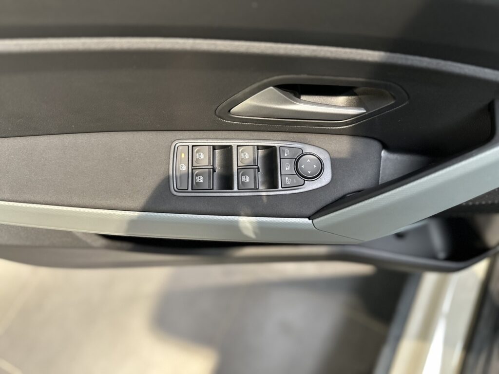 Dacia Duster Exposé-Bild 31