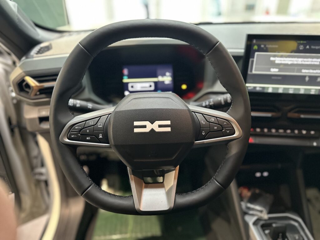 Dacia Duster Exposé-Bild 32