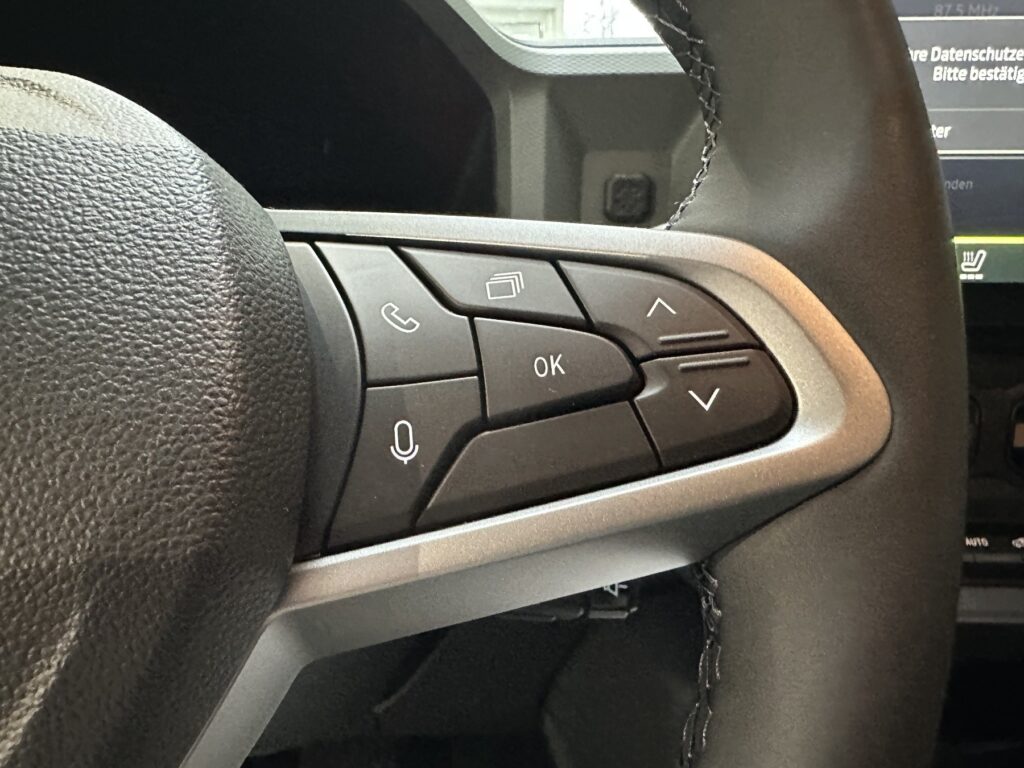 Dacia Duster Exposé-Bild 34