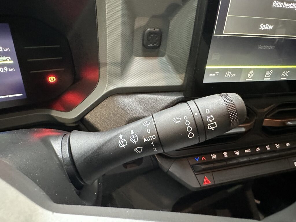 Dacia Duster Exposé-Bild 36