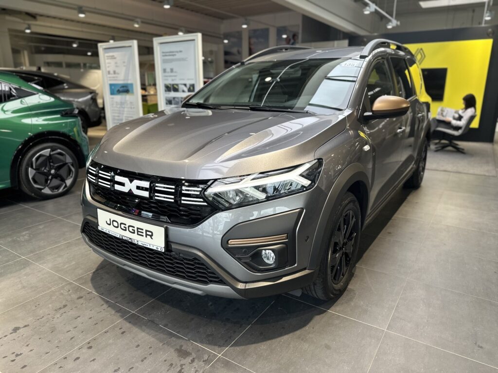 Dacia Jogger Exposé-Bild 1