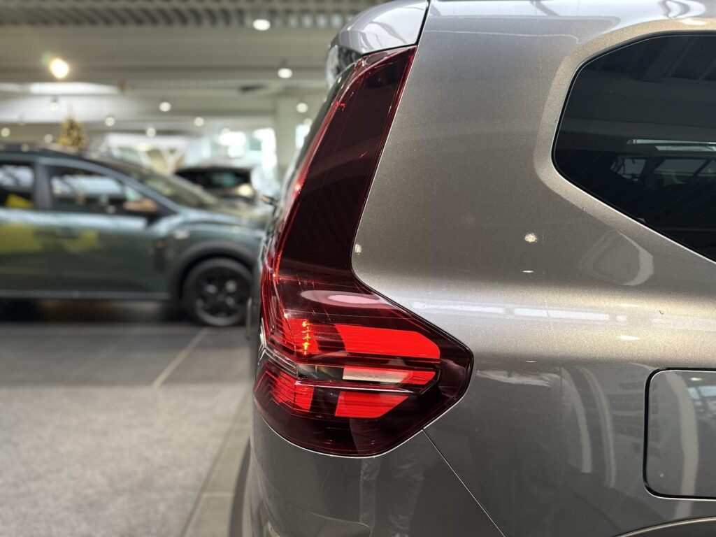 Dacia Jogger Exposé-Bild 10